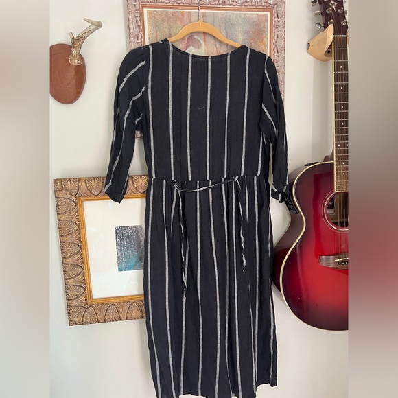 Pyne and Smith 100% Linen Dress - Picture 5 of 9